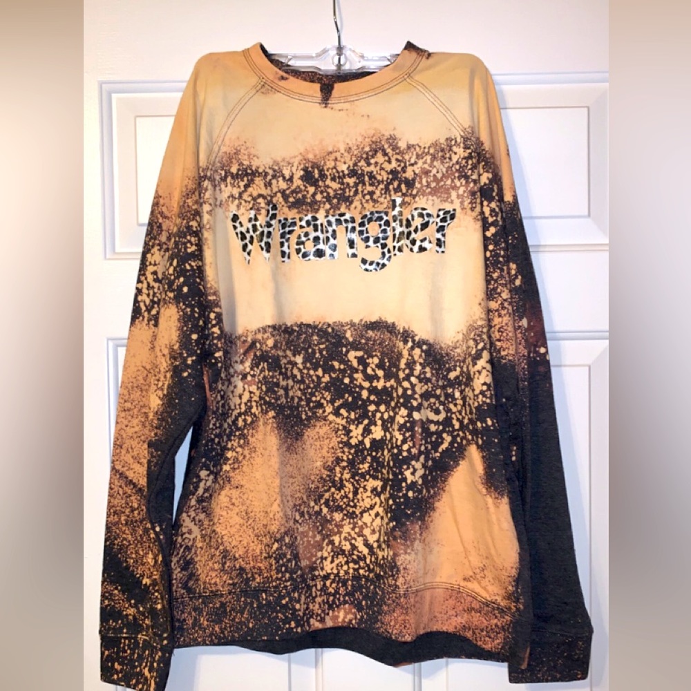 Bleach distressed wrangler pullover XL